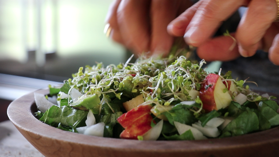 anti-inflammatory salad