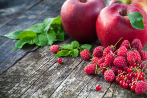 apples berries flavonol-rich foods